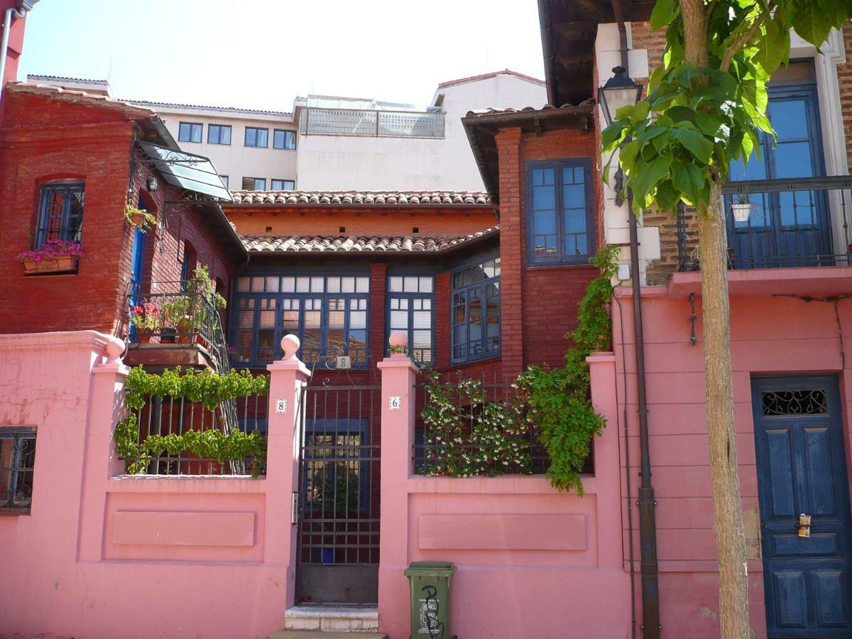 El 8 De Serranos - Bajo - Casa Con Garaje 莱昂 外观 照片